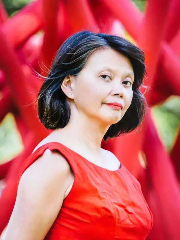 Gina Apostol